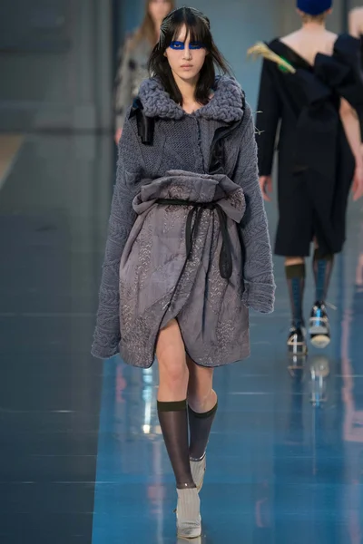 Look 5